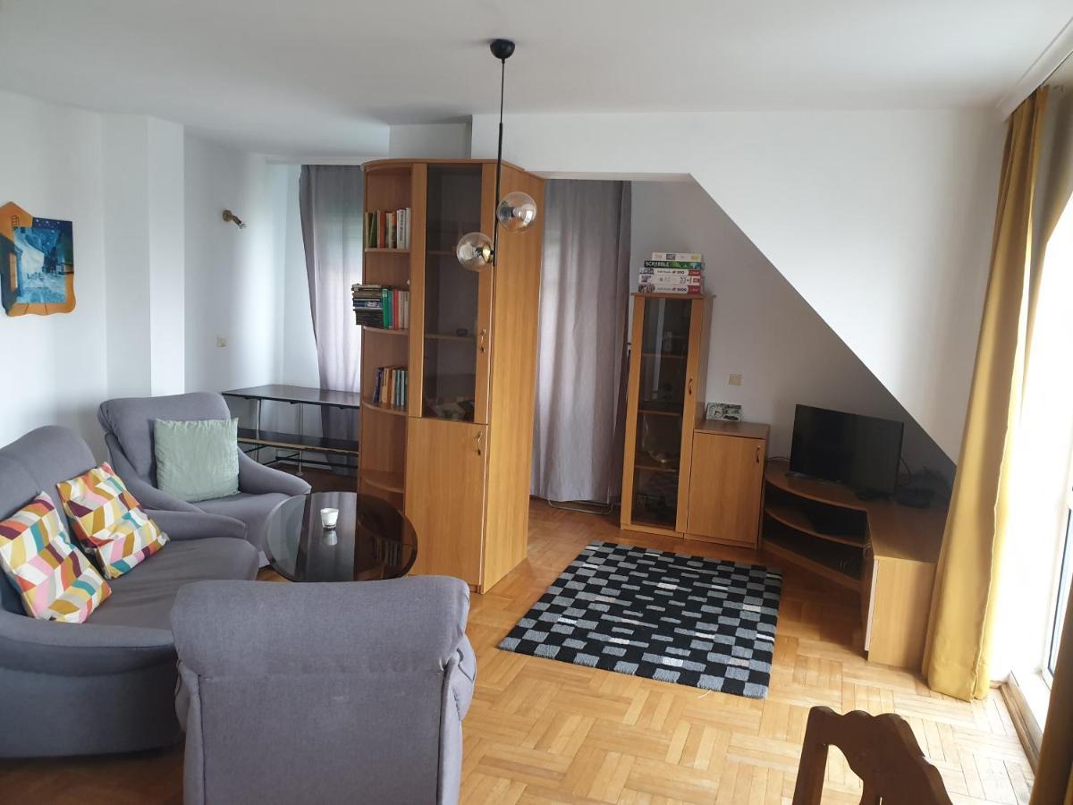Fit Apartment Burgas Bagian luar foto