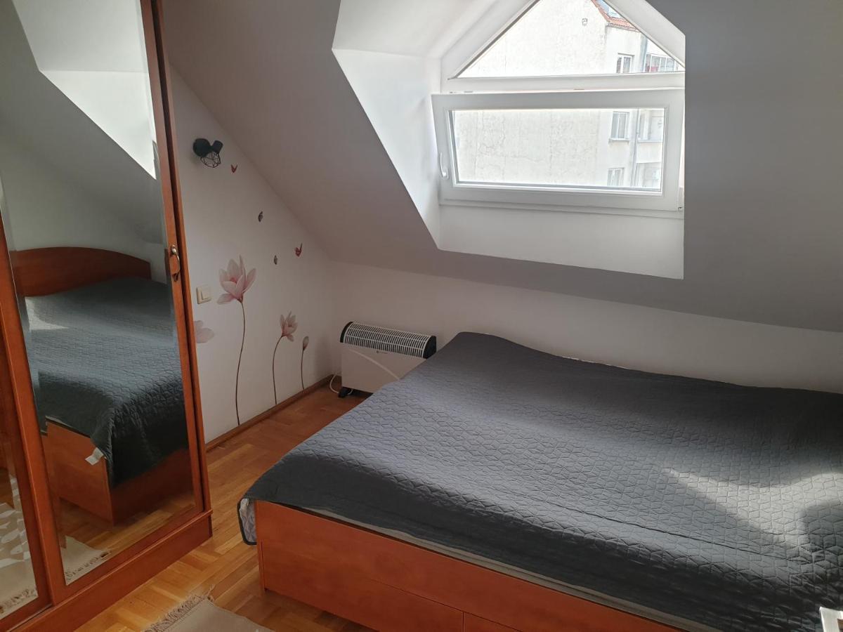 Fit Apartment Burgas Bagian luar foto