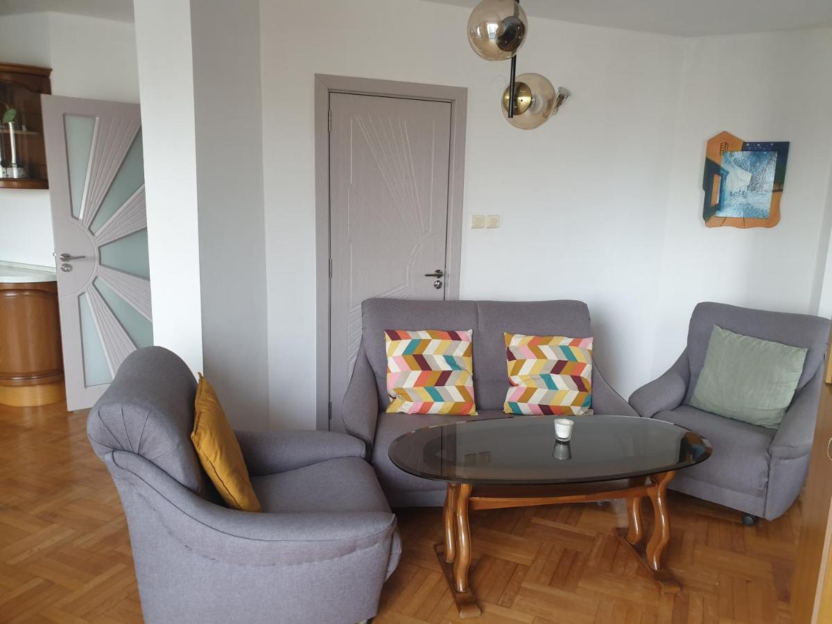 Fit Apartment Burgas Bagian luar foto