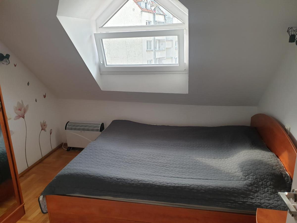 Fit Apartment Burgas Bagian luar foto