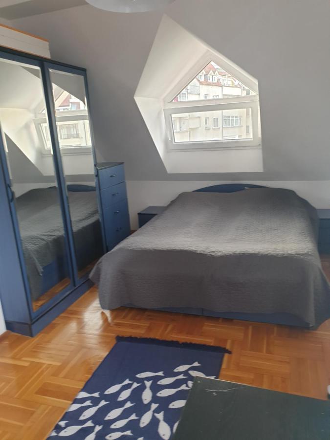 Fit Apartment Burgas Bagian luar foto